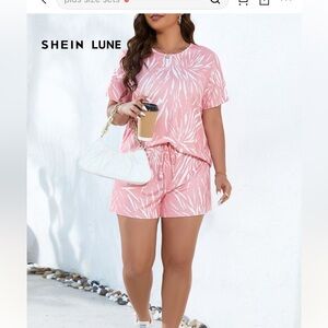 Shein 4XL 2 Piece Pink Patterned Women's Shorts and Top
